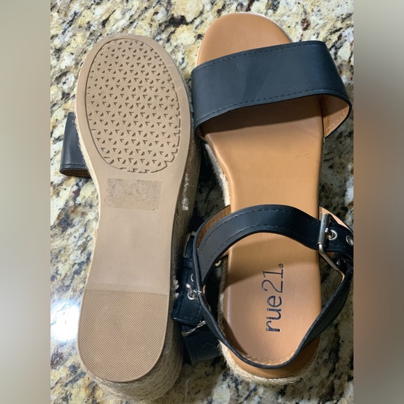 Rue 21 platform sandals - Picture 4 of 4